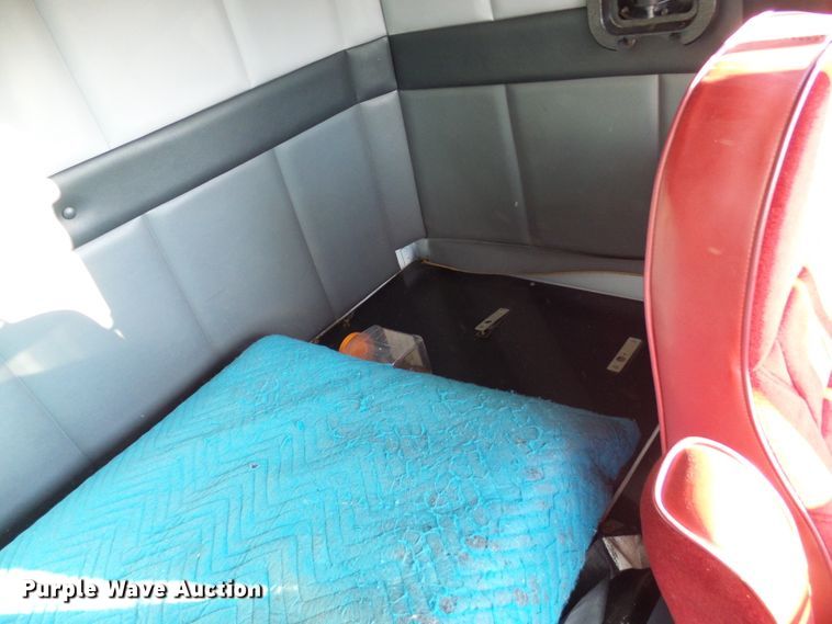 image for item DI0731 1995 White GMC WIA semi truck