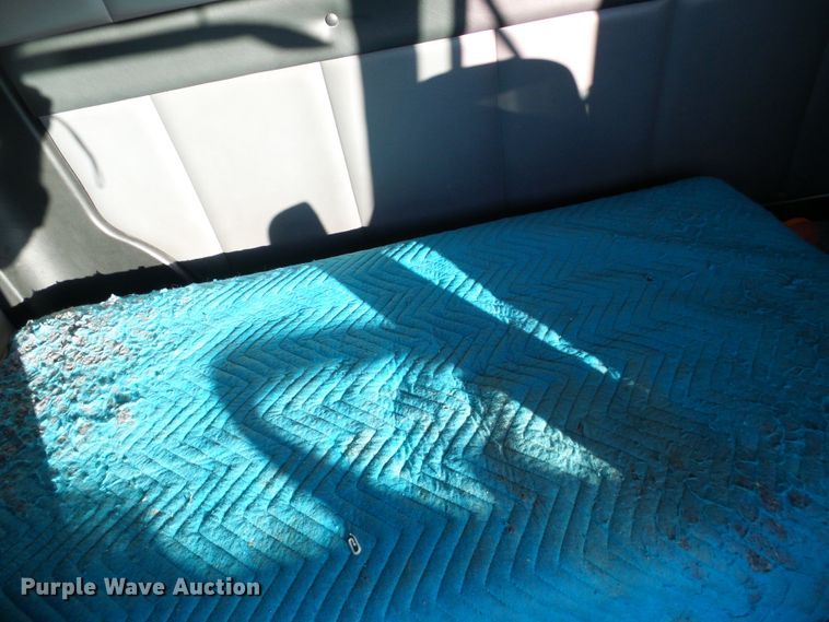 image for item DI0731 1995 White GMC WIA semi truck