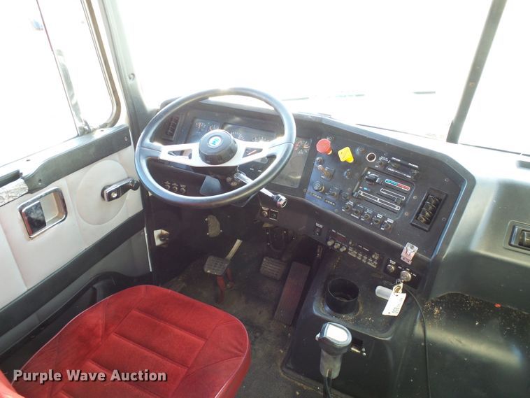 image for item DI0731 1995 White GMC WIA semi truck