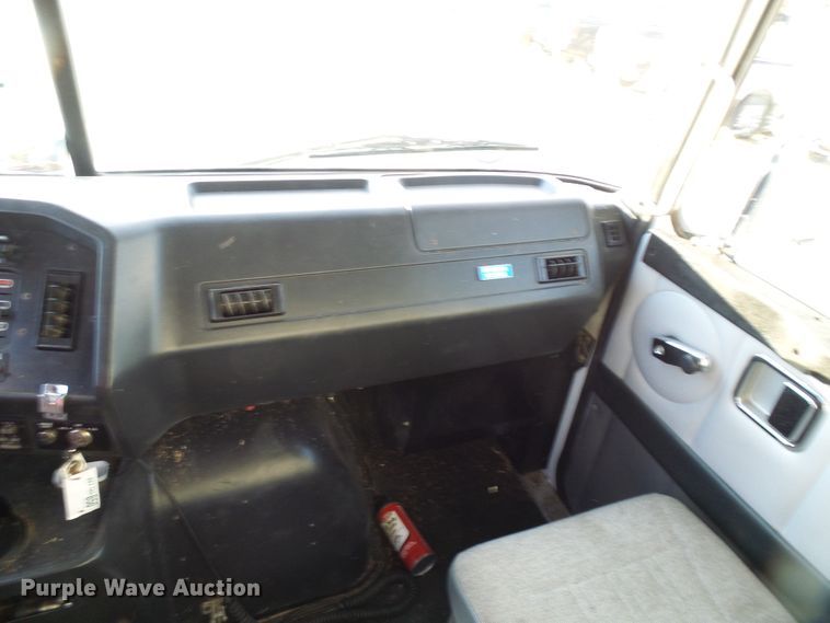 image for item DI0731 1995 White GMC WIA semi truck