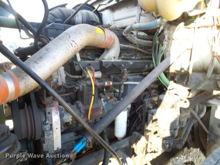 image for item DI0731 1995 White GMC WIA semi truck