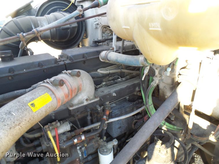 image for item DI0731 1995 White GMC WIA semi truck