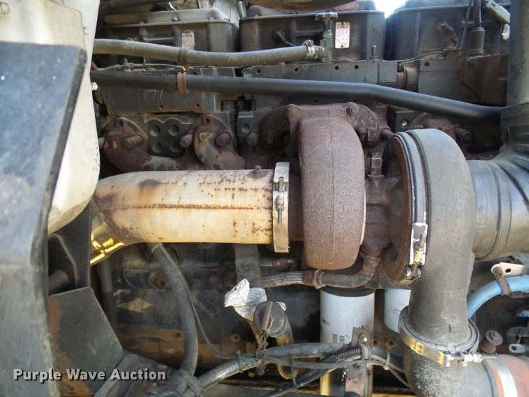 image for item DI0731 1995 White GMC WIA semi truck