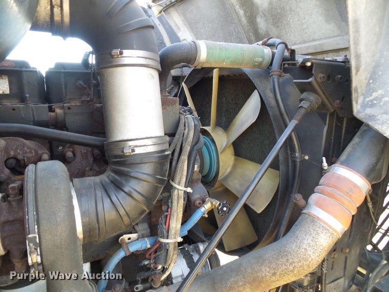 image for item DI0731 1995 White GMC WIA semi truck