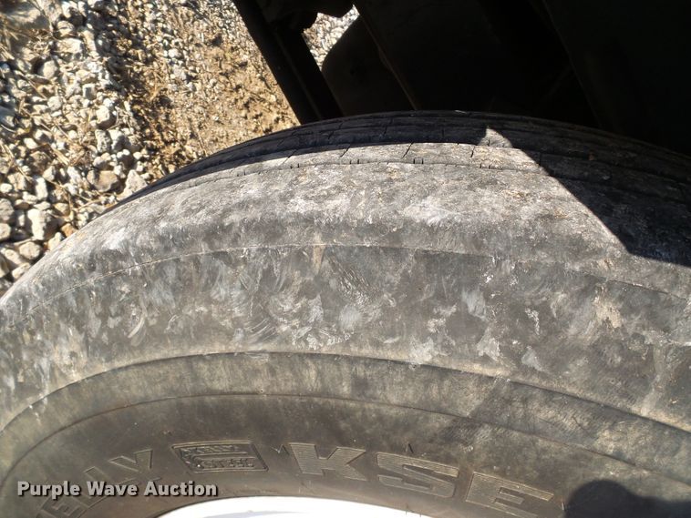 image for item DI0731 1995 White GMC WIA semi truck