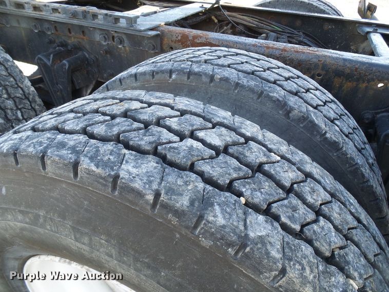 image for item DI0731 1995 White GMC WIA semi truck