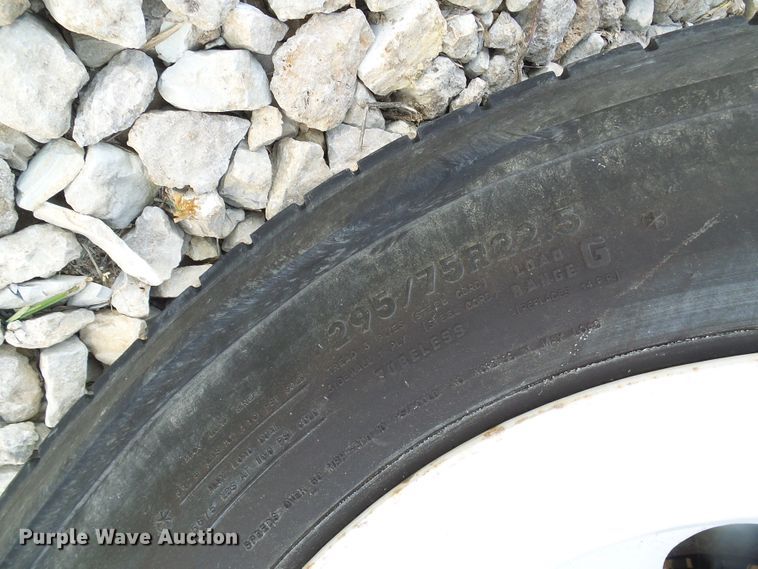 image for item DI0731 1995 White GMC WIA semi truck