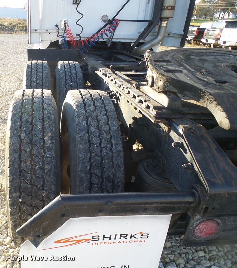 image for item DI0731 1995 White GMC WIA semi truck