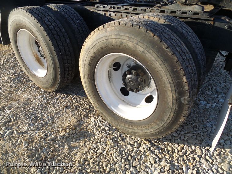 image for item DI0731 1995 White GMC WIA semi truck