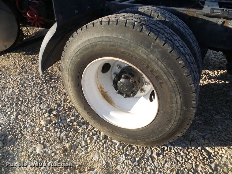 image for item DI0731 1995 White GMC WIA semi truck