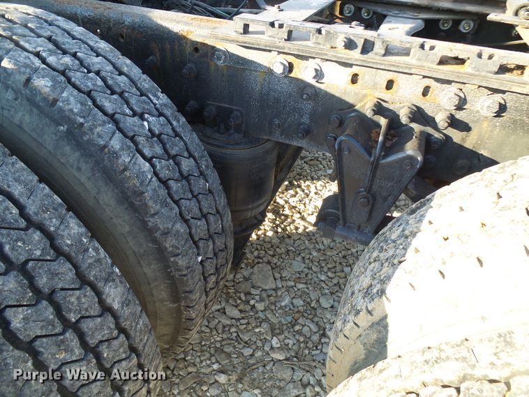 image for item DI0731 1995 White GMC WIA semi truck