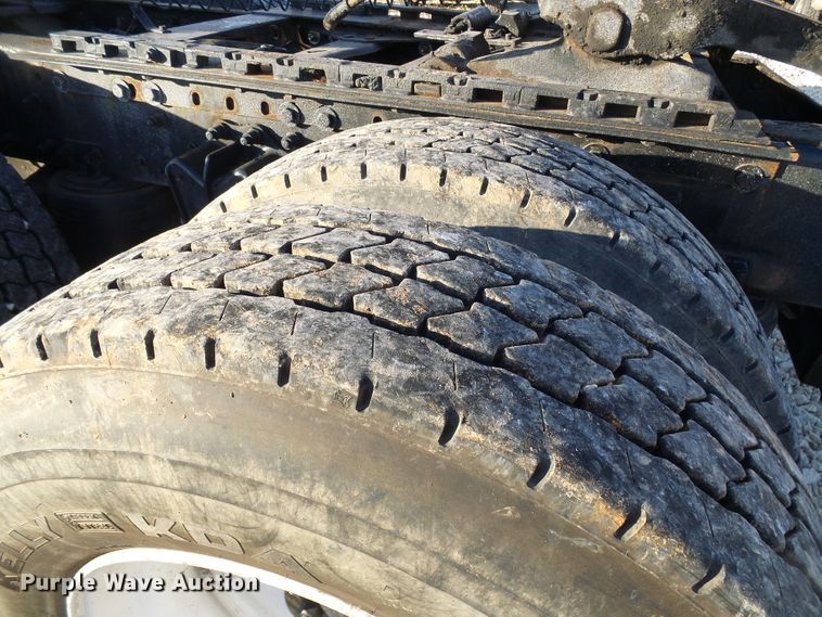 image for item DI0731 1995 White GMC WIA semi truck