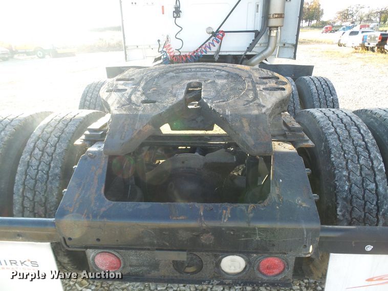 image for item DI0731 1995 White GMC WIA semi truck