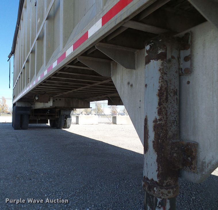 image for item DI0733 2008 East live bottom trailer