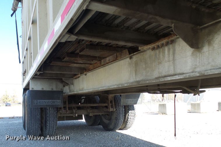 image for item DI0733 2008 East live bottom trailer