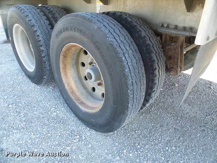 image for item DI0733 2008 East live bottom trailer