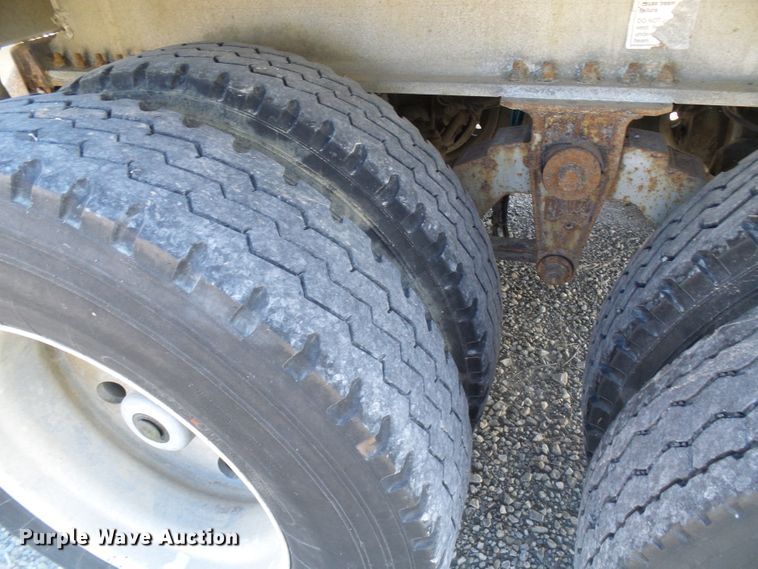 image for item DI0733 2008 East live bottom trailer