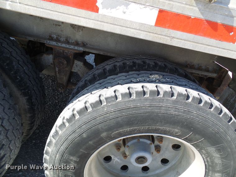 image for item DI0733 2008 East live bottom trailer