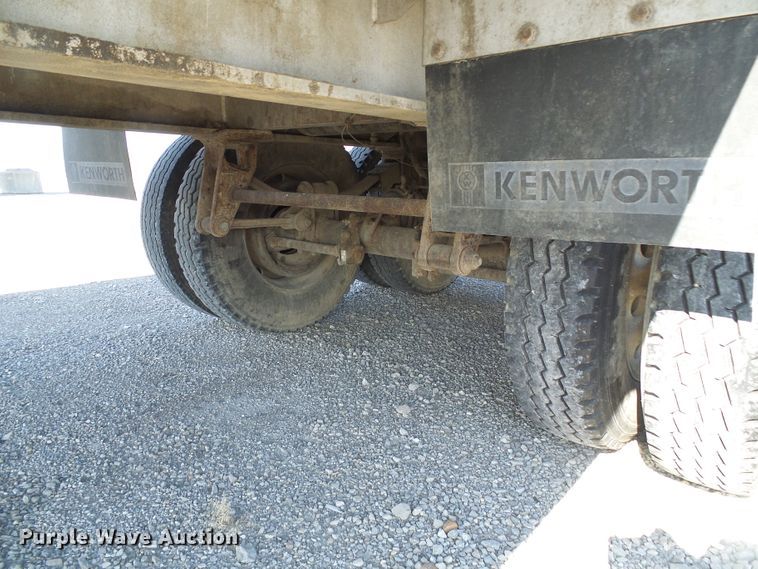 image for item DI0733 2008 East live bottom trailer