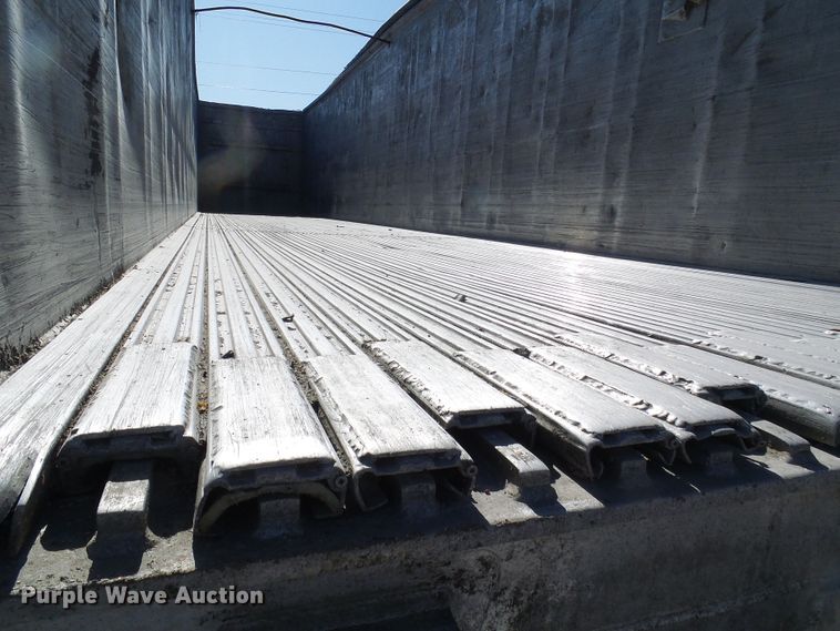 image for item DI0733 2008 East live bottom trailer