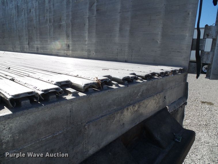 image for item DI0733 2008 East live bottom trailer