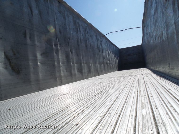 image for item DI0733 2008 East live bottom trailer