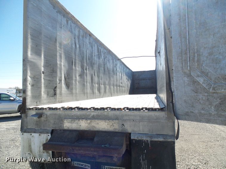 image for item DI0733 2008 East live bottom trailer