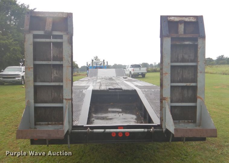 image for item DI2273 1997 Clark CDFBT-97 drop deck equipment trailer