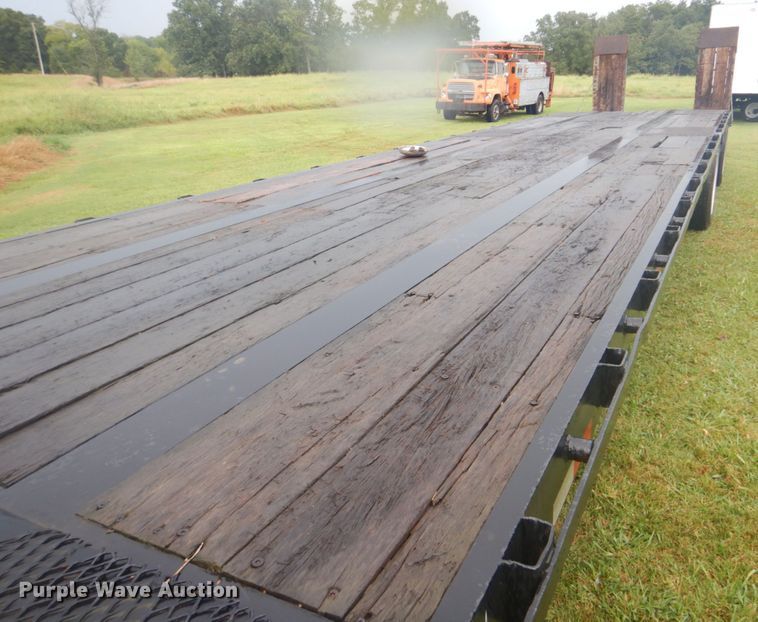 image for item DI2273 1997 Clark CDFBT-97 drop deck equipment trailer