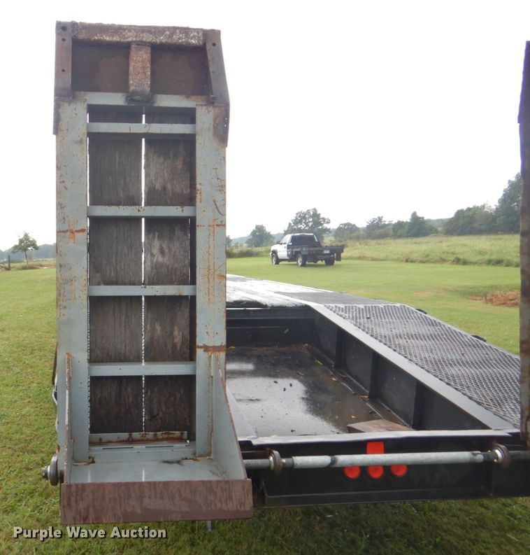 image for item DI2273 1997 Clark CDFBT-97 drop deck equipment trailer