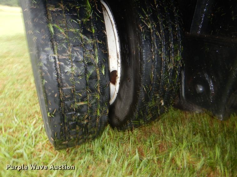 image for item DI2273 1997 Clark CDFBT-97 drop deck equipment trailer