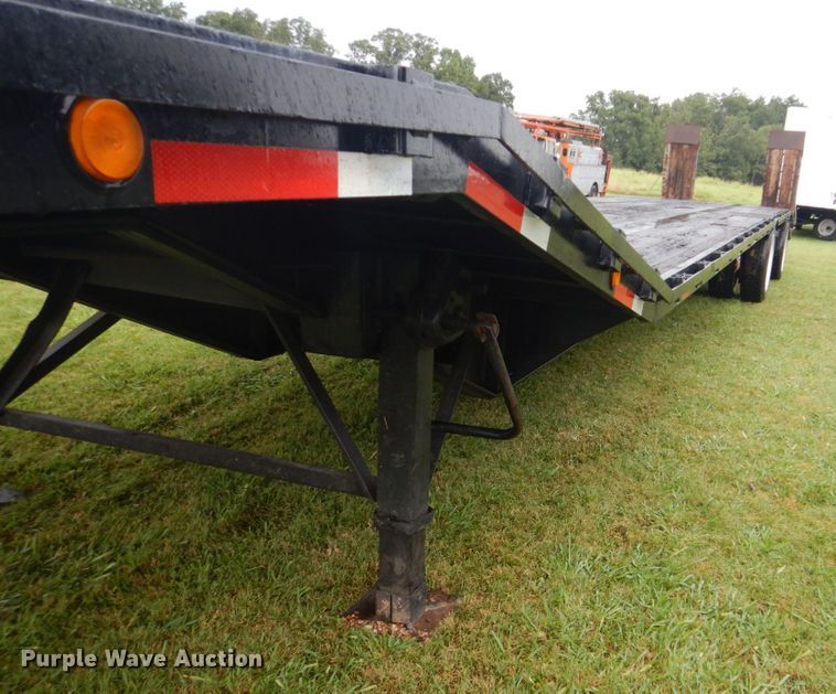 image for item DI2273 1997 Clark CDFBT-97 drop deck equipment trailer