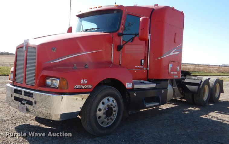 image for item DI2747 2007 Kenworth T600 semi truck