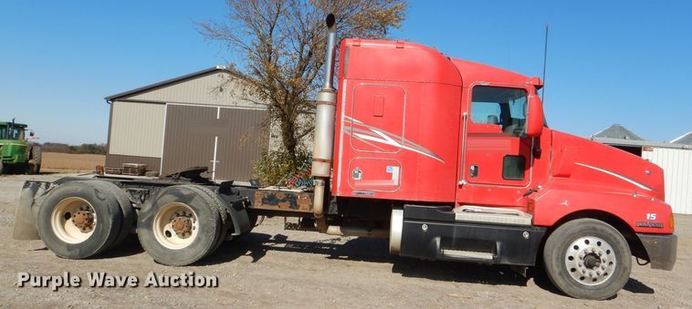 image for item DI2747 2007 Kenworth T600 semi truck