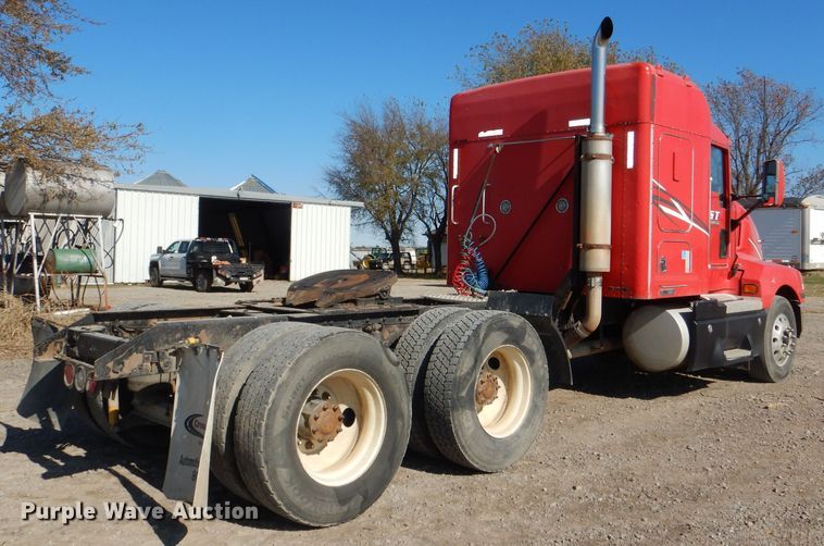 image for item DI2747 2007 Kenworth T600 semi truck