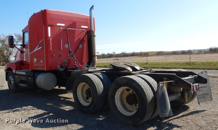 image for item DI2747 2007 Kenworth T600 semi truck