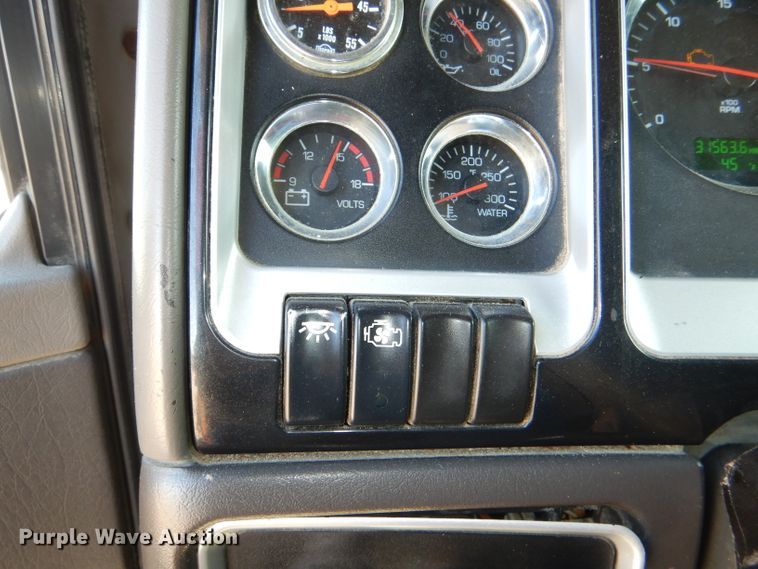 image for item DI2747 2007 Kenworth T600 semi truck