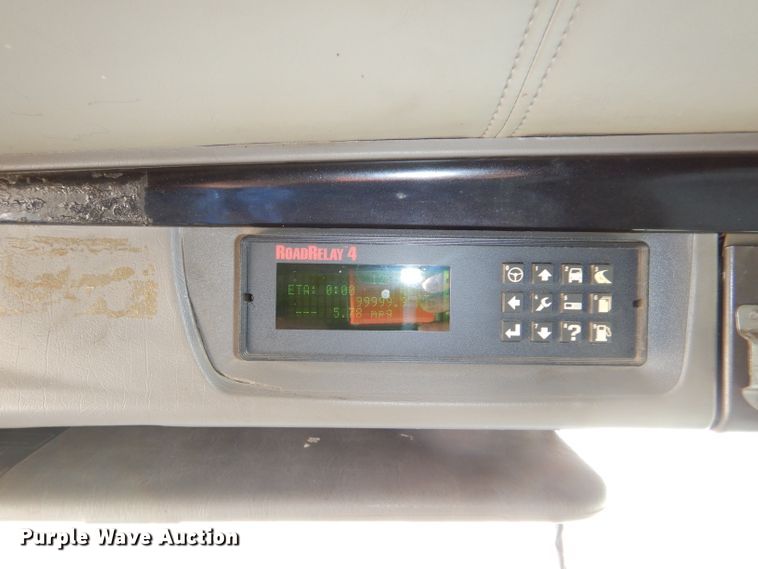 image for item DI2747 2007 Kenworth T600 semi truck