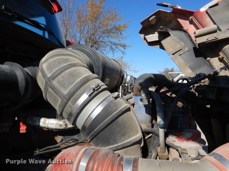 image for item DI2747 2007 Kenworth T600 semi truck