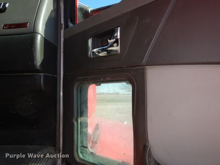 image for item DI2747 2007 Kenworth T600 semi truck