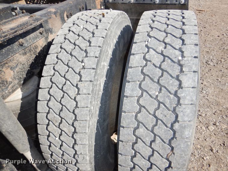 image for item DI2747 2007 Kenworth T600 semi truck