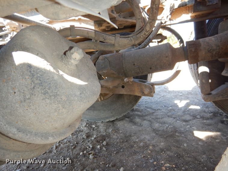 image for item DI2747 2007 Kenworth T600 semi truck