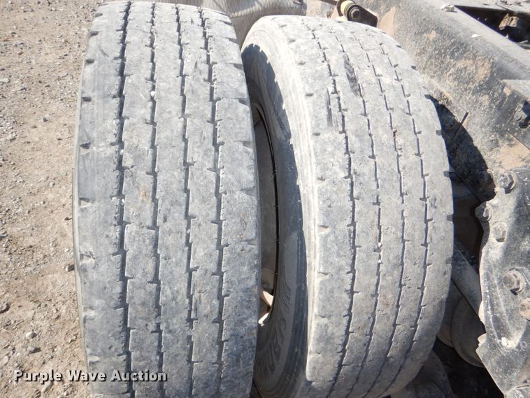 image for item DI2747 2007 Kenworth T600 semi truck