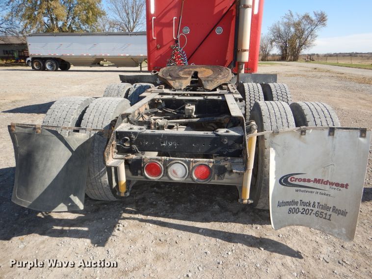 image for item DI2747 2007 Kenworth T600 semi truck