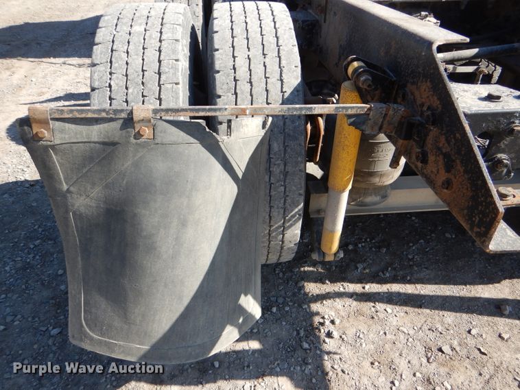 image for item DI2747 2007 Kenworth T600 semi truck