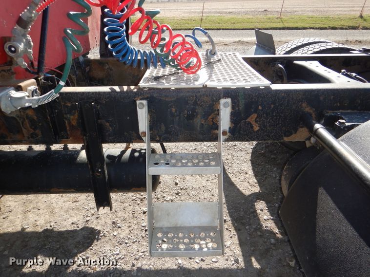 image for item DI2747 2007 Kenworth T600 semi truck