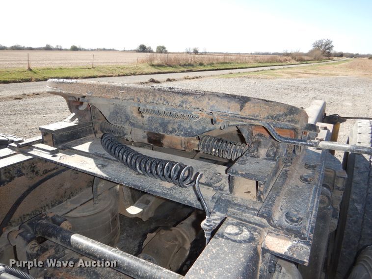 image for item DI2747 2007 Kenworth T600 semi truck