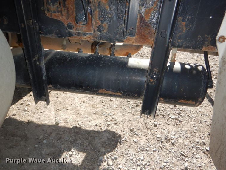 image for item DI2747 2007 Kenworth T600 semi truck