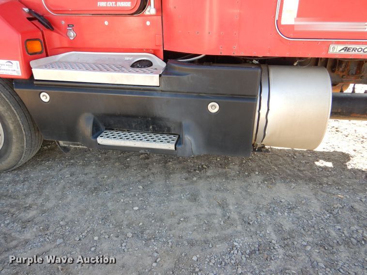 image for item DI2747 2007 Kenworth T600 semi truck