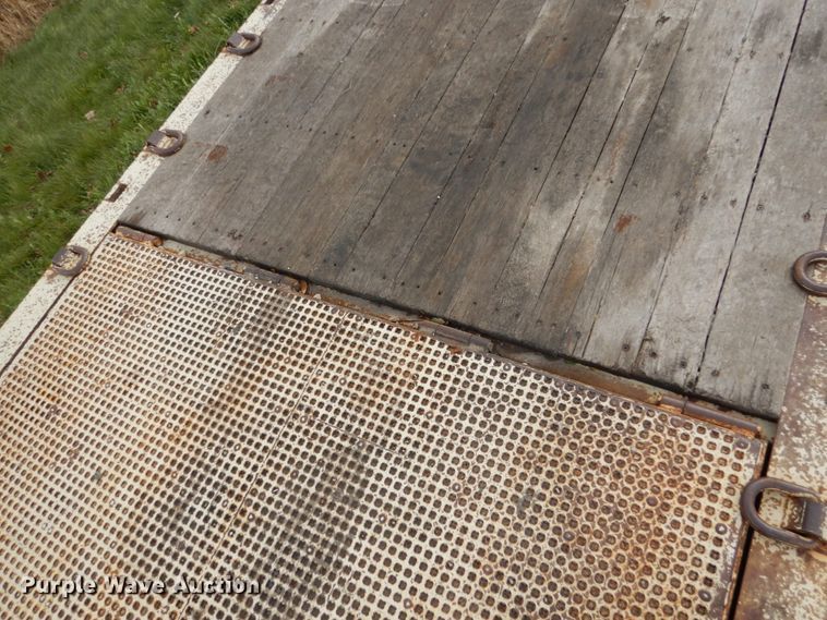 image for item EC9042 2008 Trail King TK70HT-432 drop deck equipment trailer